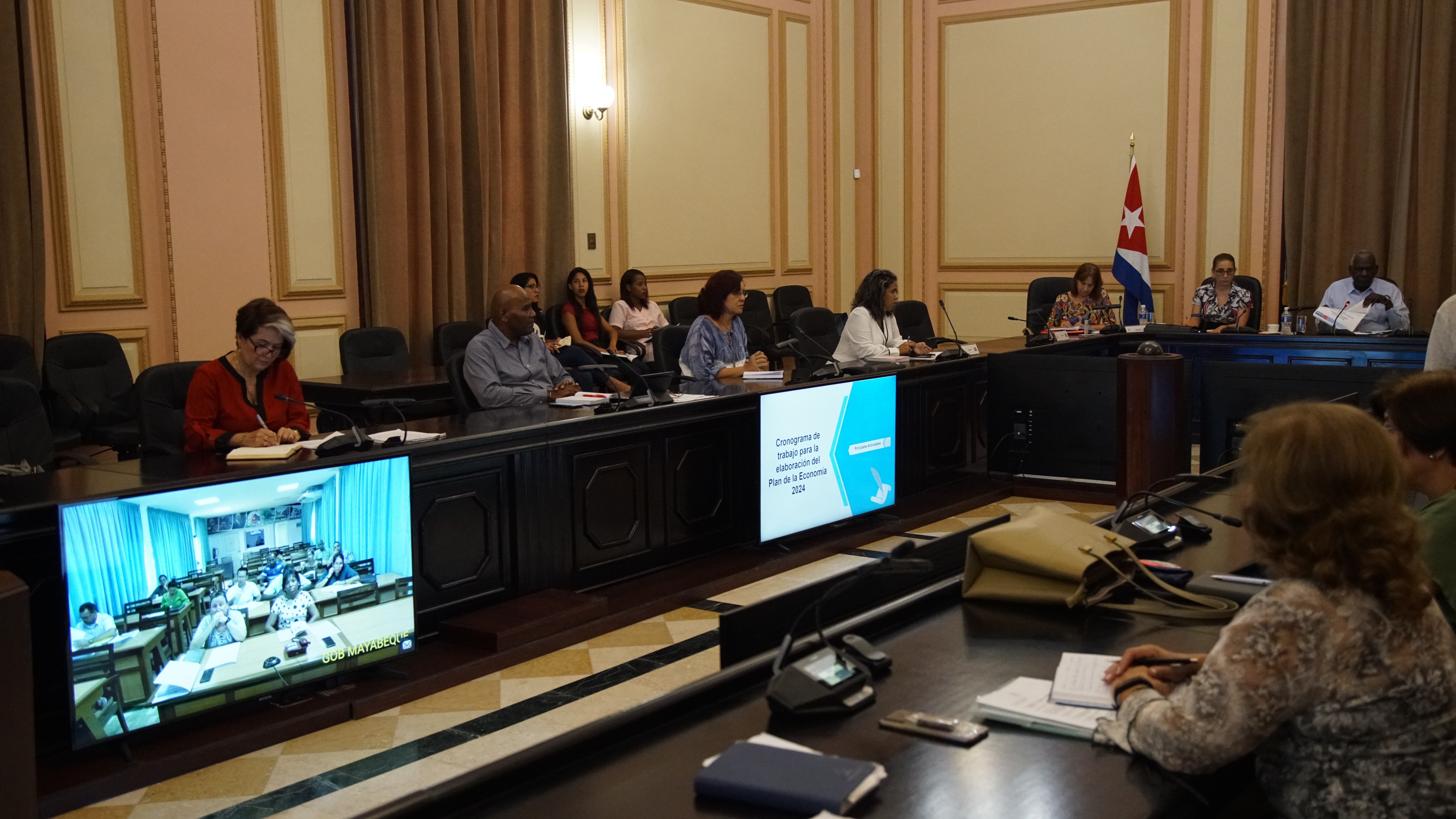 reunión con presidentes de las asambleas municipales del Poder Popular