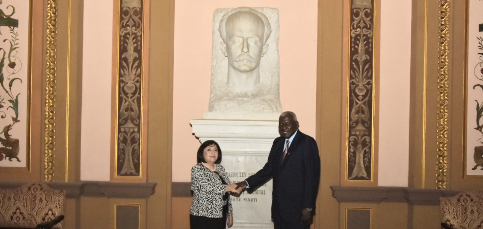 Recibe Esteban Lazo a Sahiba Gafarova, presidenta del Parlamento de Azerbaiyán