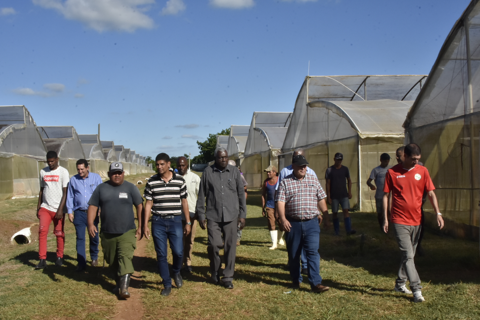 Recorrió Esteban Lazo centros económico-productivos de los municipios Boyeros y Arroyo Naranjo 