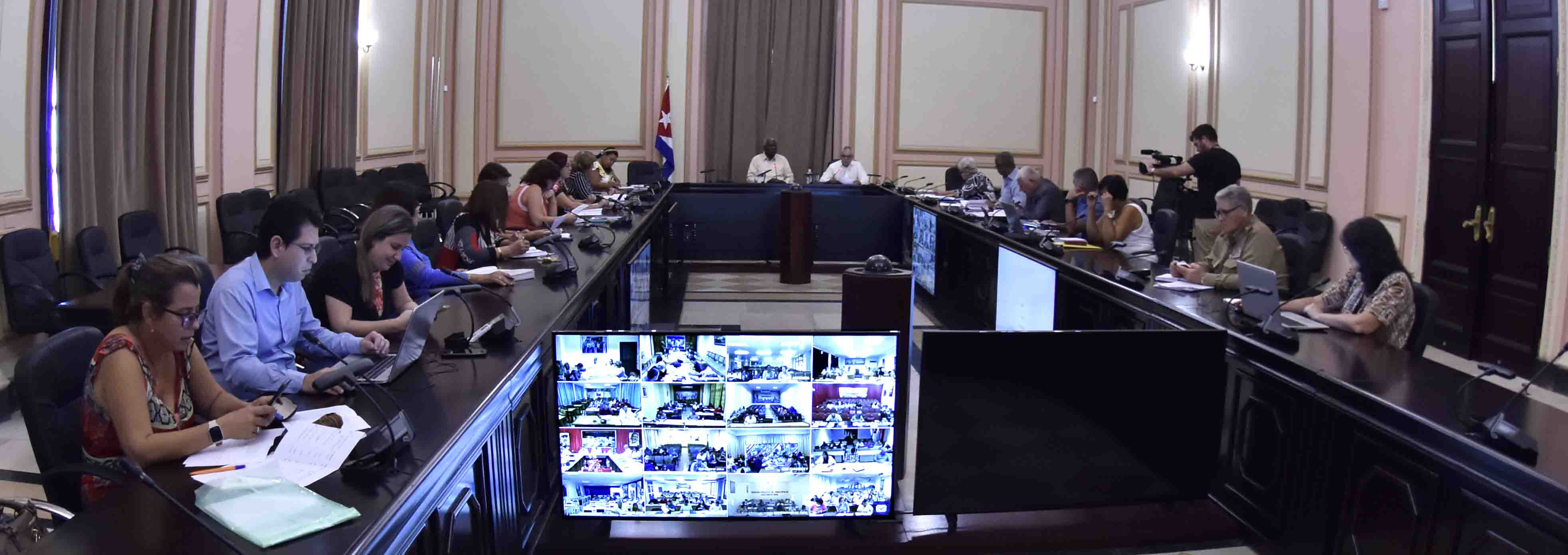 encuentro de trabajo con los presidentes de las Asambleas Municipales del Poder Popular