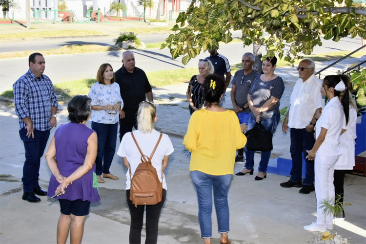 Caminando el barrio, junto al pueblo y los delegados 