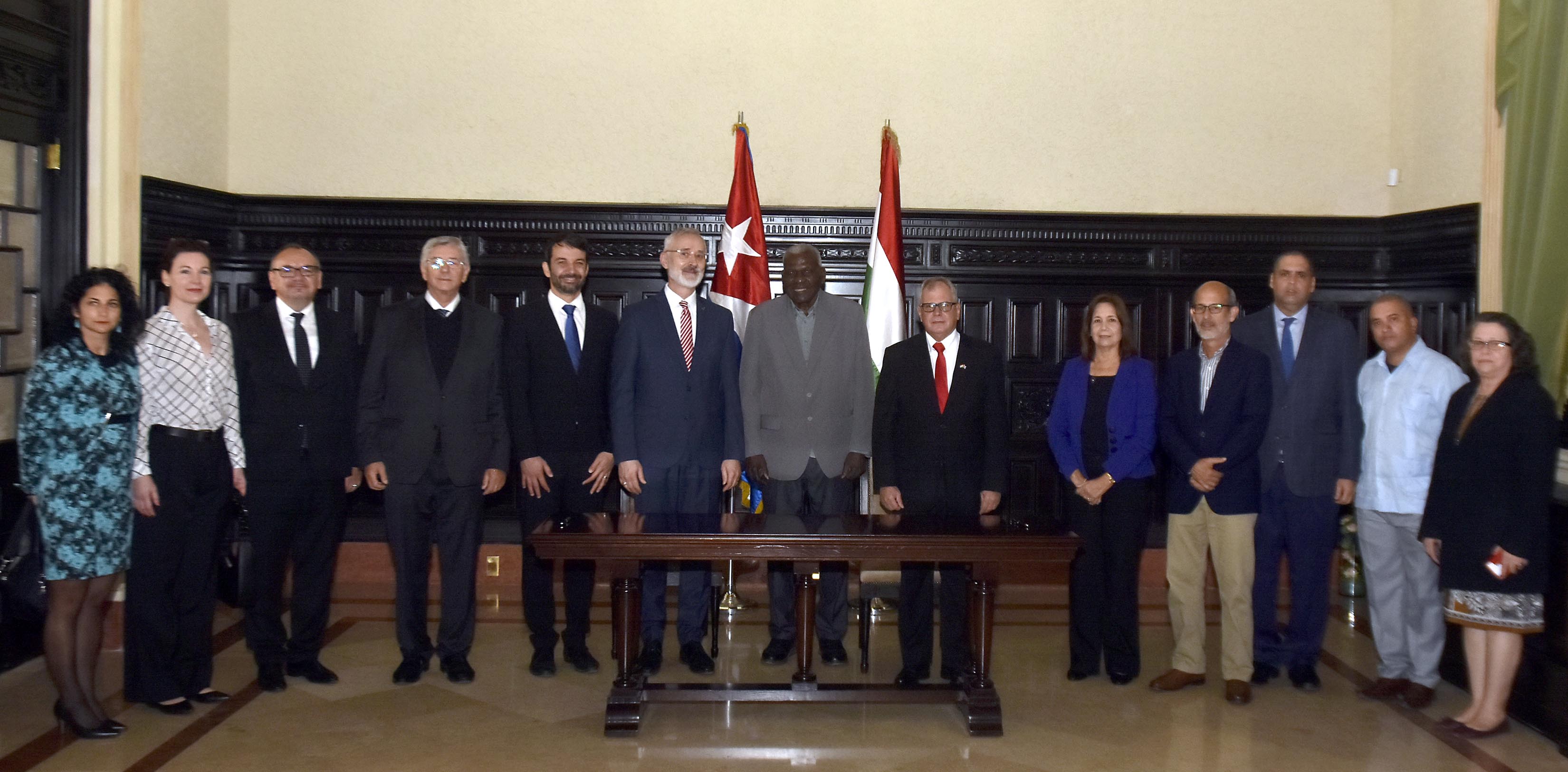 Cuba y Hungría estrechan cooperación interparlamentaria 