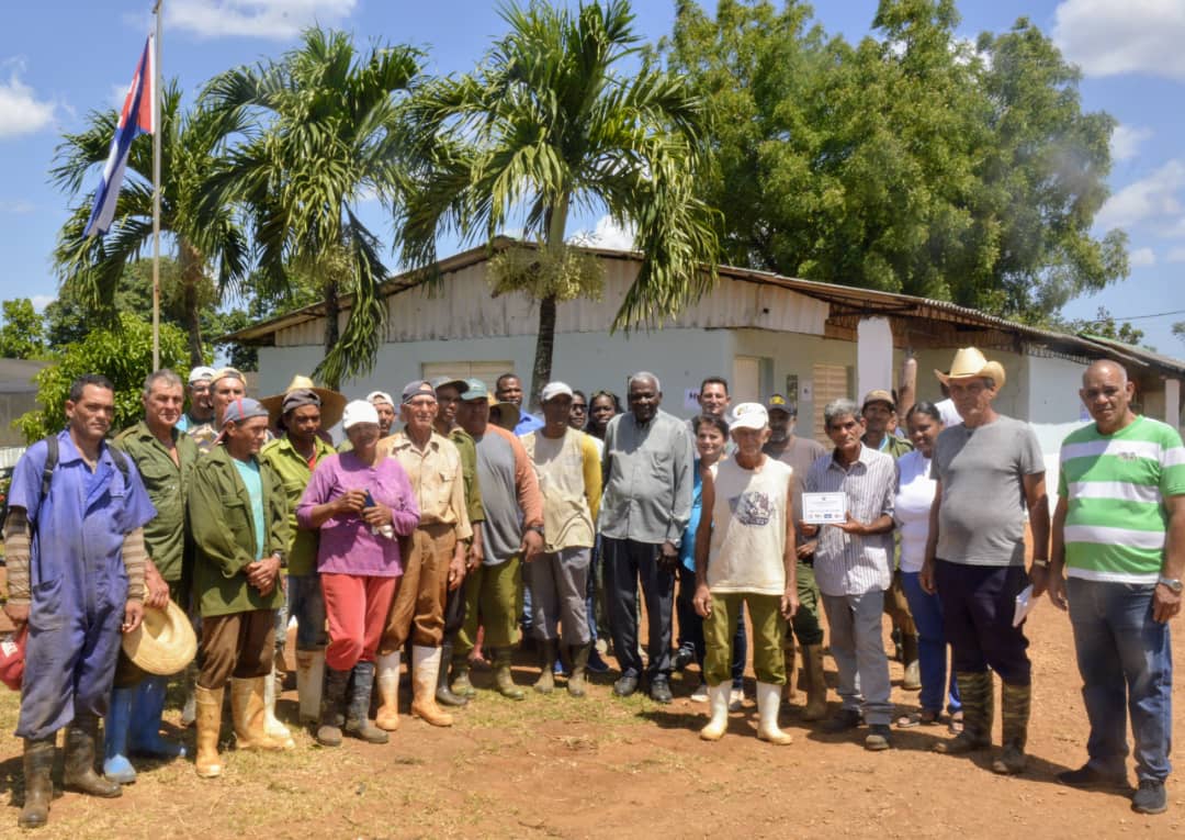 Recorre Esteban Lazo centros productivos de Arroyo Naranjo y preside reunión resumen de visita integral de comisiones parlamentarias a Centro Habana 