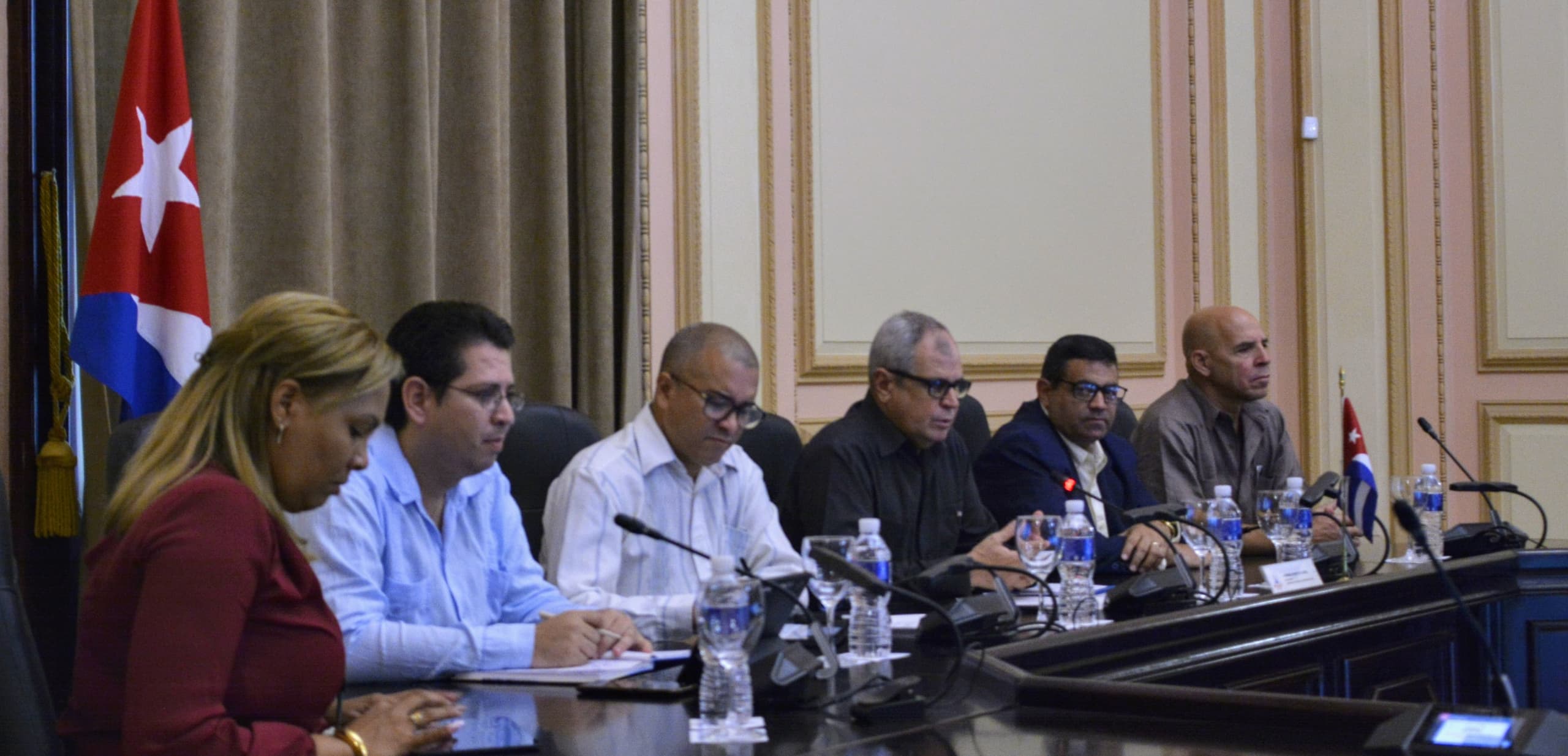 Cuba y Vietnam por fortalecer cooperación interparlamentaria 