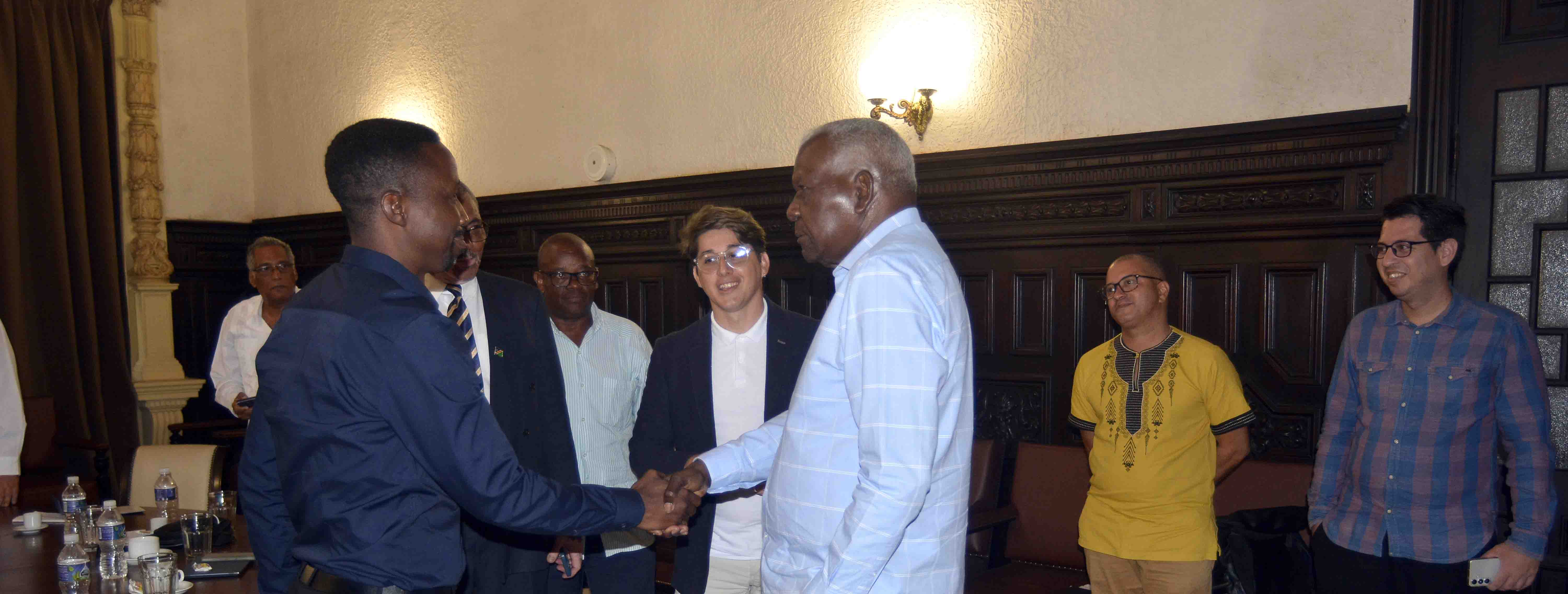Intercambió Esteban Lazo con Presidente de Consejo Nacional de Namibia 