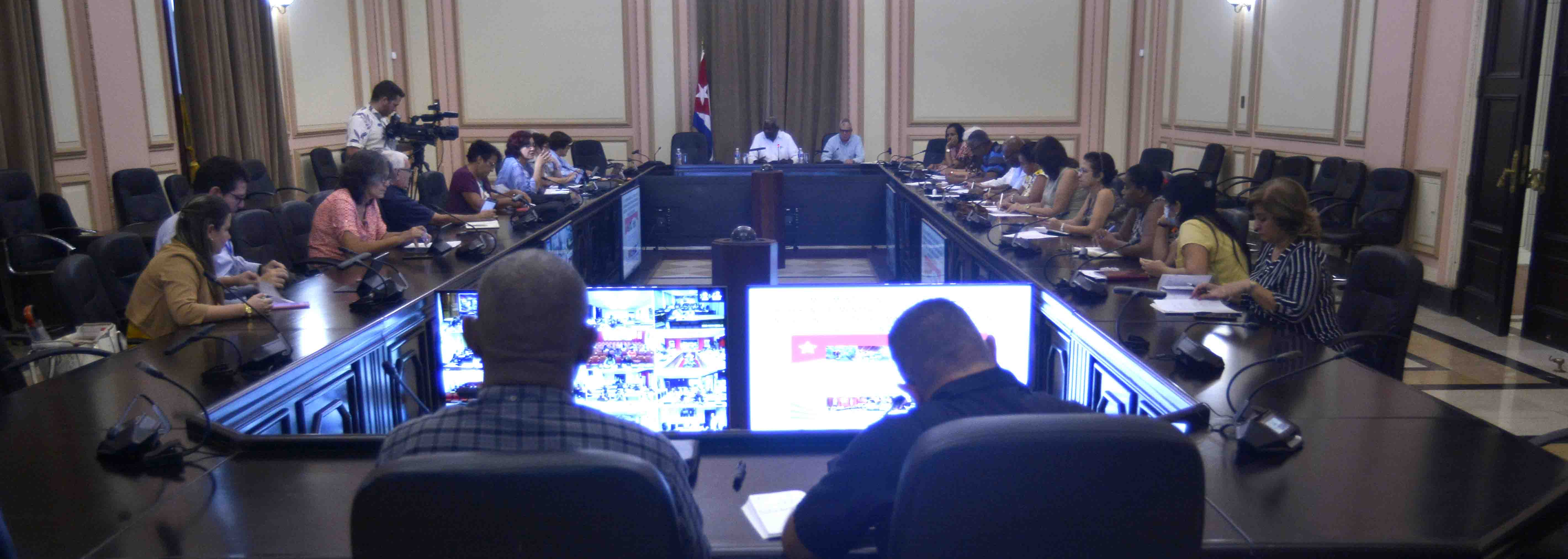 reunión con presidentes de las asambleas municipales del Poder Popular