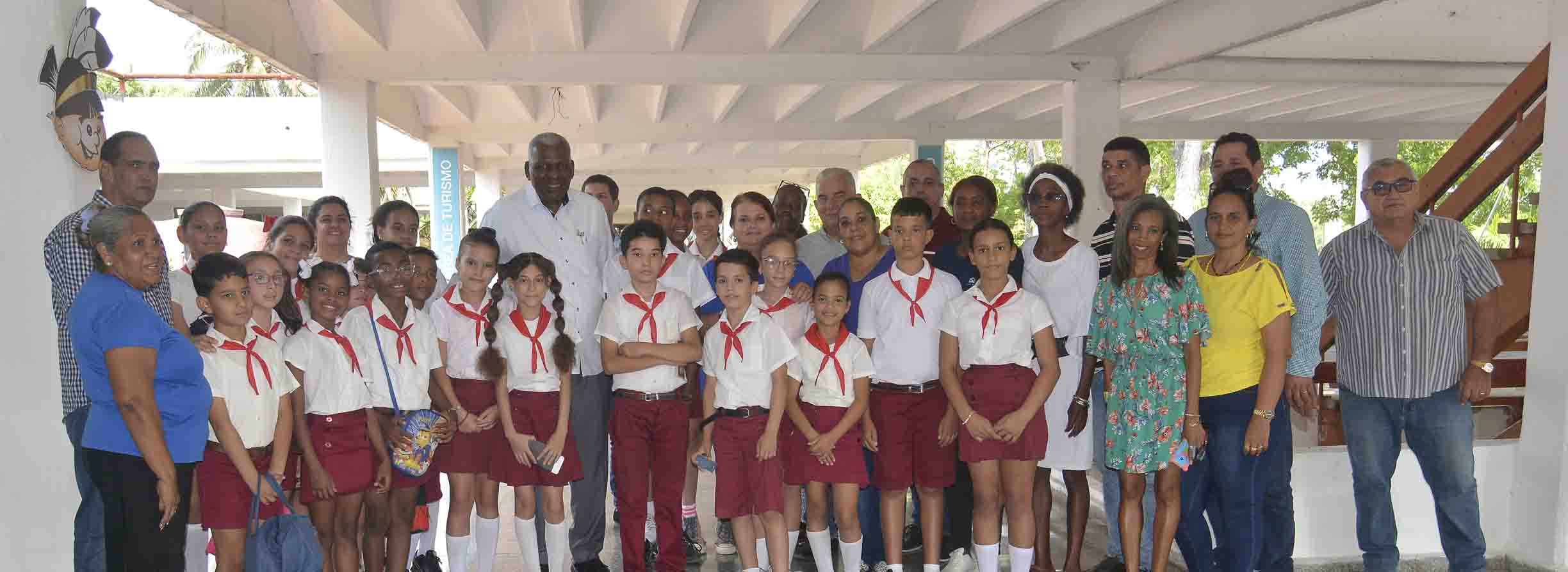 Recorrió Esteban Lazo centros de interés económico y social del municipio Arroyo Naranjo