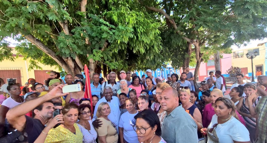 Recorrió Esteban Lazo centros de interés económico-social en la provincia de Matanzas