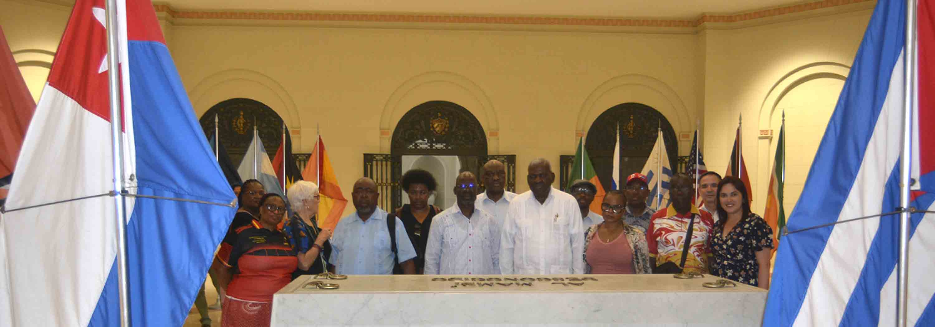 Recibió Esteban Lazo al Secretario General del Partido Comunista Sudafricano 