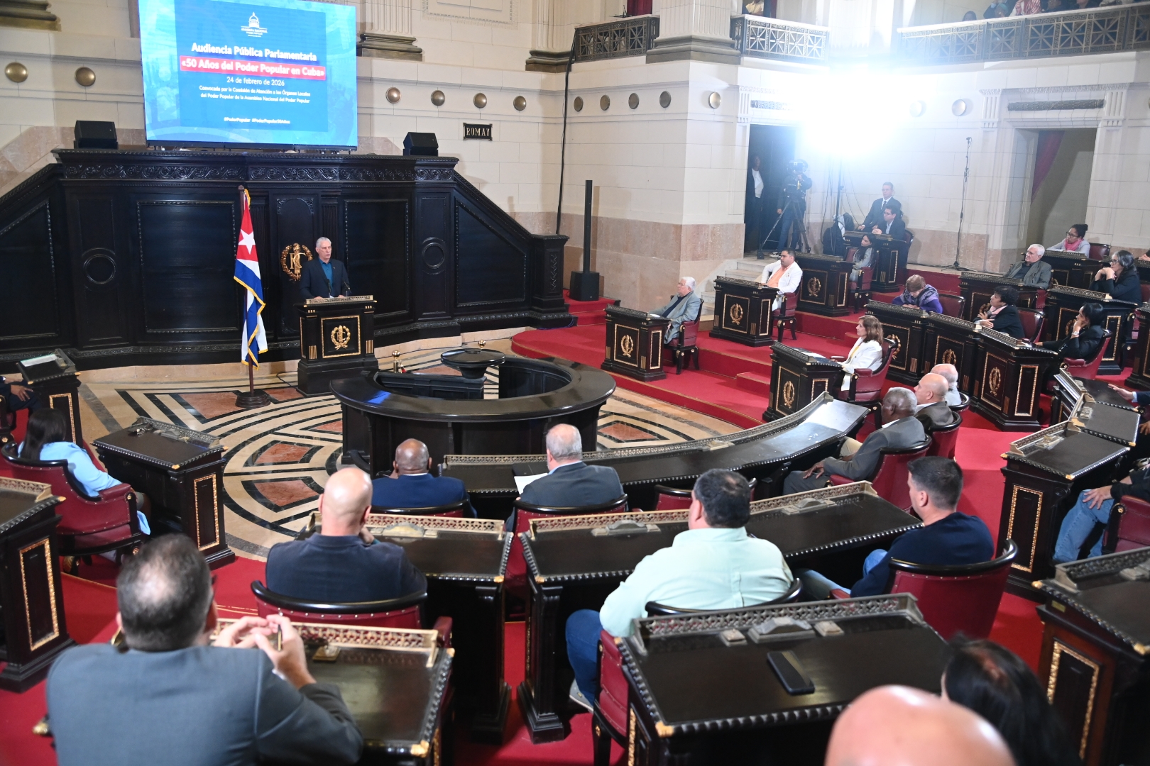 “Lucharemos, pelearemos, resistiremos, transformaremos; y sobre todas las adversidades y amenazas imperiales ¡Venceremos!” 