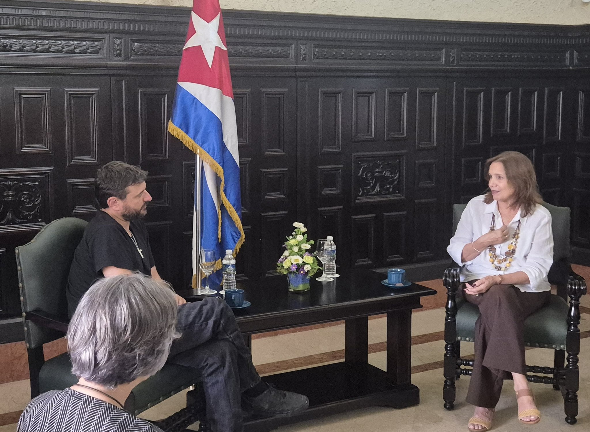 Recibe Ana María Mari Machado a diputado nacional argentino, Juan Grabois 