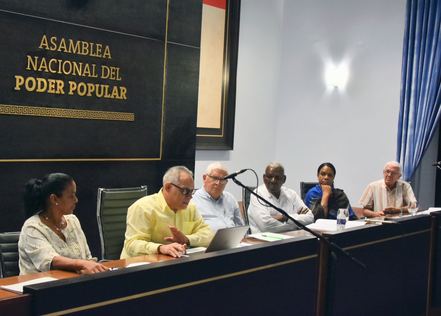 ANALIZAN DIPUTADOS PROYECTOS DE LEY COMO PARTE DEL PROCESO LEGISLATIVO CUBANO