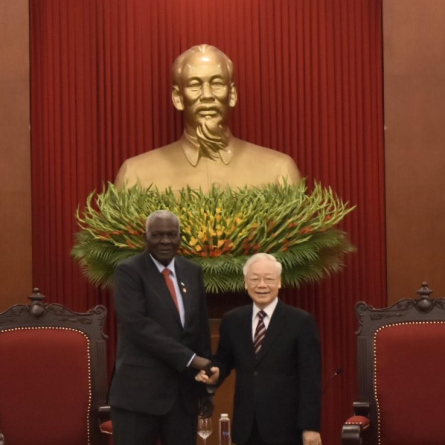 Esteban Lazo sostuvo encuentro con el Secretario General del Partido Comunista de Vietnam, Nguyen Phu Trong