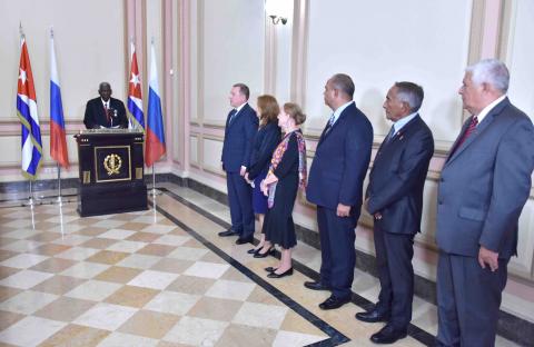 Esteban Lazo sostiene fructífero intercambio virtual con Valentina Matvienko, presidenta del Consejo de Federación de la Asamblea Federal de la Federación de Rusia Esteban Lazo sostiene fructífero intercambio virtual con Valentina Matvienko, presidenta del Consejo de Federación de la Asamblea Federal de la Federación de Rusia