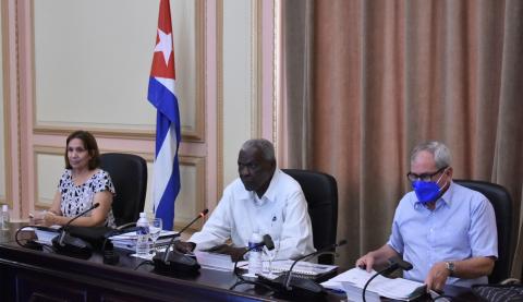 Reunión con Presidentes de Asambleas Municipales del #PoderPopular, encabezada por el titular de la @AsambleaCuba , #EstebanLazo, mediante videoconferencia desde el Capitolio Nacional