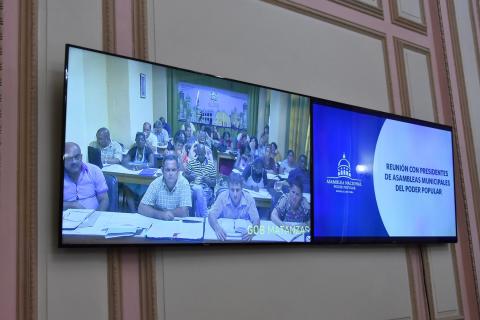 Reunión con Presidentes de Asambleas Municipales del #PoderPopular, encabezada por el titular de la @AsambleaCuba , #EstebanLazo, mediante videoconferencia desde el Capitolio Nacional
