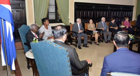 Recibe Presidente de la Asamblea Nacional de Cuba al Primer Ministro del Reino de Cambodia