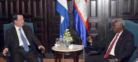Recibe Presidente de la Asamblea Nacional de Cuba al Primer Ministro del Reino de Cambodia