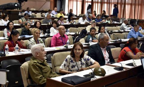 Comisión parlamentaria Comisión parlamentaria