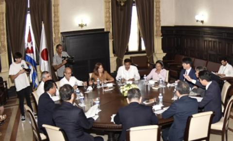 Ana María Mari Machado, vicepresidenta de la Asamblea Nacional del Poder Popular y del Consejo de Estado, recibió este miércoles a Hiroshige Seko, secretario general del Partido Liberal Democrático de Japón en la Cámara de Consejeros de la nación asiática Ana María Mari Machado, vicepresidenta de la Asamblea Nacional del Poder Popular y del Consejo de Estado, recibió este miércoles a Hiroshige Seko, secretario general del Partido Liberal Democrático de Japón en la Cámara de Consejeros de la nación asiática