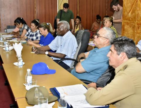 Esteban Lazo Hernández recorrió entidades productivas de La Habana Esteban Lazo Hernández recorrió entidades productivas de La Habana
