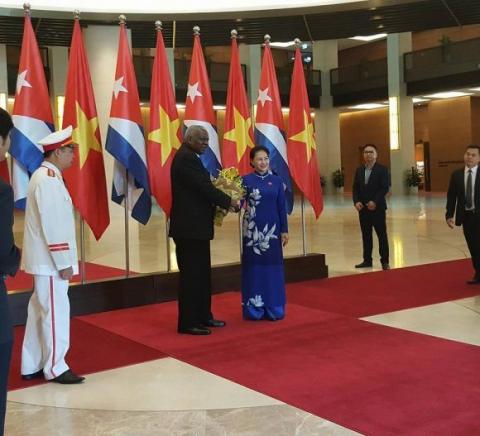 Esteban Lazo interviene ante la Asamblea Nacional de Vietnam Esteban Lazo interviene ante la Asamblea Nacional de Vietnam