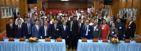 Esteban Lazo visitó el hospital Amistad Cuba-Vietnam, en la ciudad de Dong Hoi, provincia de Quang Binh Esteban Lazo visitó el hospital Amistad Cuba-Vietnam, en la ciudad de Dong Hoi, provincia de Quang Binh
