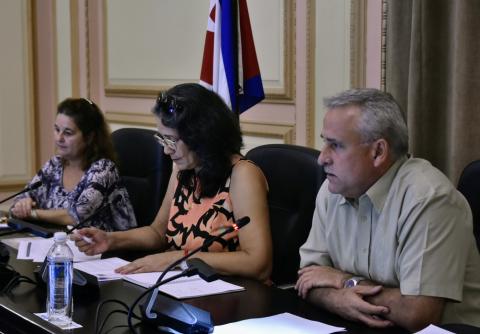 encuentro por videoconferencia desde el Capitolio Nacional con diputados cubanos de las comisiones de Asuntos Económicos y de Industria, Construcciones y Energía, unidos a los de Educación, Cultura, Ciencia, Tecnología y Medio Ambiente y de la Agroalimentaria. encuentro por videoconferencia desde el Capitolio Nacional con diputados cubanos de las comisiones de Asuntos Económicos y de Industria, Construcciones y Energía, unidos a los de Educación, Cultura, Ciencia, Tecnología y Medio Ambiente y de la Agroalimentaria.