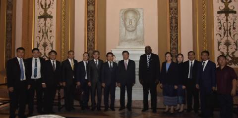 Recibe Esteban Lazo a Thongloun Sisoulith, secretario general del Partido Popular Revolucionario Lao y presidente de la República Democrática Popular Lao Recibe Esteban Lazo a Thongloun Sisoulith, secretario general del Partido Popular Revolucionario Lao y presidente de la República Democrática Popular Lao