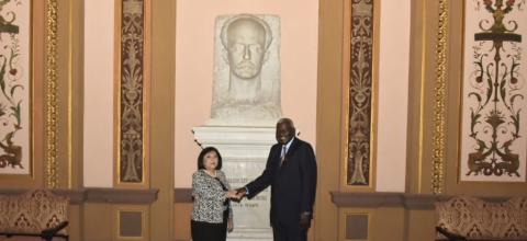 Recibe Esteban Lazo a Sahiba Gafarova, presidenta del Parlamento de Azerbaiyán Recibe Esteban Lazo a Sahiba Gafarova, presidenta del Parlamento de Azerbaiyán