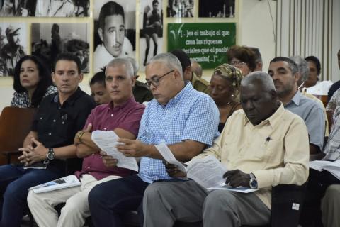 Intercambia Esteban Lazo con delegados a la Asamblea Municipal de Playa Intercambia Esteban Lazo con delegados a la Asamblea Municipal de Playa