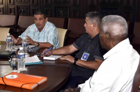 Ejercicio parlamentario para impulsar la actividad de producción de alimentos en Cuba Ejercicio parlamentario para impulsar la actividad de producción de alimentos en Cuba