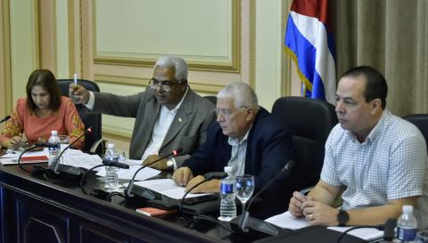Debaten diputados cubanos proyecto de ley de Salud Pública Debaten diputados cubanos proyecto de ley de Salud Pública