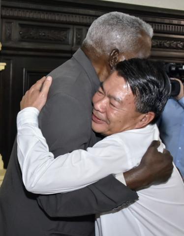 Recibió Esteban Lazo a Le Thanh Tung, Embajador de Vietnam en Cuba Recibió Esteban Lazo a Le Thanh Tung, Embajador de Vietnam en Cuba