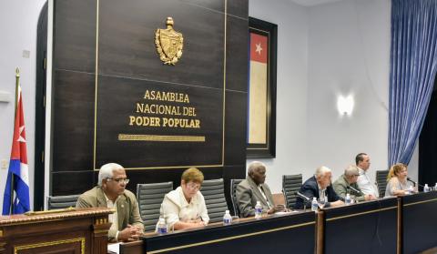 Debaten diputados cubanos proyecto de ley de Salud Pública Debaten diputados cubanos proyecto de ley de Salud Pública