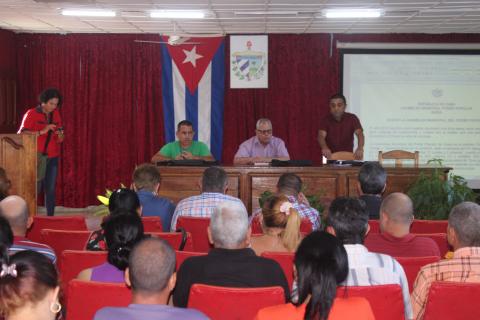 Comisiones de la Asamblea Nacional, en Guisa y Buey Arriba, en estrecho intercambio con pobladores de la serranía granmense Comisiones de la Asamblea Nacional, en Guisa y Buey Arriba, en estrecho intercambio con pobladores de la serranía granmense