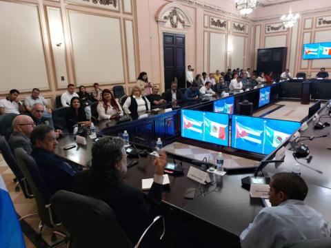 Sostuvieron fraternal intercambio, en Capitolio Nacional, diputados a la Asamblea Nacional, y senadores y diputados de México Sostuvieron fraternal intercambio, en Capitolio Nacional, diputados a la Asamblea Nacional, y senadores y diputados de México