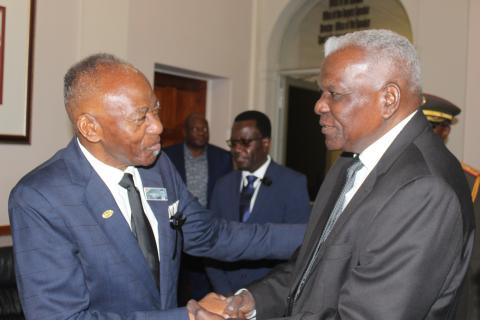 Sostuvieron conversaciones oficiales Esteban Lazo y su homólogo namibio, Peter Katjavivi. También se efectuó un encuentro de trabajo con el titular del Consejo Nacional de la hermana nación africana Sostuvieron conversaciones oficiales Esteban Lazo y su homólogo namibio, Peter Katjavivi. También se efectuó un encuentro de trabajo con el titular del Consejo Nacional de la hermana nación africana
