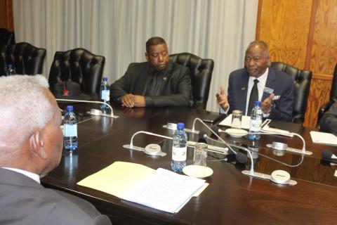Sostuvieron conversaciones oficiales Esteban Lazo y su homólogo namibio, Peter Katjavivi. También se efectuó un encuentro de trabajo con el titular del Consejo Nacional de la hermana nación africana Sostuvieron conversaciones oficiales Esteban Lazo y su homólogo namibio, Peter Katjavivi. También se efectuó un encuentro de trabajo con el titular del Consejo Nacional de la hermana nación africana