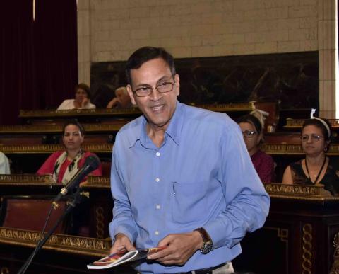 Presentan en el Capitolio Nacional Revista Parlamentaria Especial «Cuba y Vietnam: un símbolo de hermandad» Presentan en el Capitolio Nacional Revista Parlamentaria Especial «Cuba y Vietnam: un símbolo de hermandad»