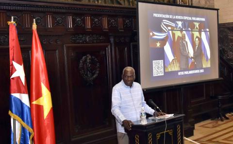 Presentan en el Capitolio Nacional Revista Parlamentaria Especial «Cuba y Vietnam: un símbolo de hermandad» Presentan en el Capitolio Nacional Revista Parlamentaria Especial «Cuba y Vietnam: un símbolo de hermandad»