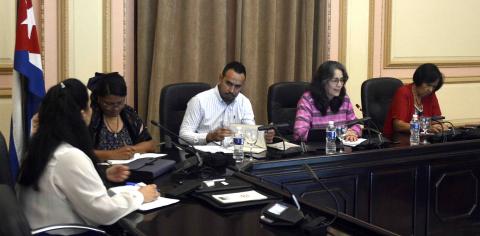 Evalúan diputados cubanos estrategia de recuperación del Sistema Electroenergético Nacional