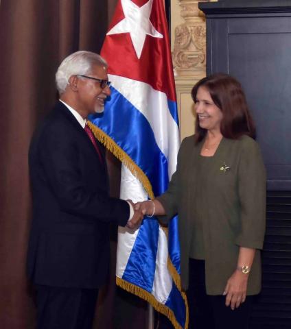 Reconoce Federación Internacional de Sociedades de la Cruz Roja y de la Media Luna Roja labor internacionalista de Cuba