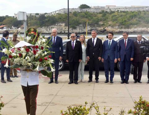 Presidente de la Gran Asamblea Nacional de Türkiye rinde tributo en La Habana a Mustafa Kemal Atatürk Presidente de la Gran Asamblea Nacional de Türkiye rinde tributo en La Habana a Mustafa Kemal Atatürk