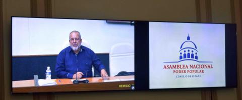 Asumir con rigor e integralidad el proceso de implementación de las medidas para corregir distorsiones y reimpulsar la economía Asumir con rigor e integralidad el proceso de implementación de las medidas para corregir distorsiones y reimpulsar la economía