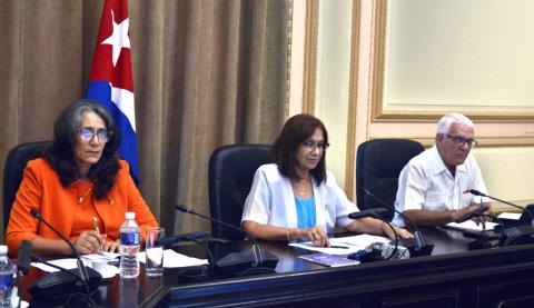 Que la labor parlamentaria contribuya al fortalecimiento de las estratégicas relaciones entre Cuba y Rusia Que la labor parlamentaria contribuya al fortalecimiento de las estratégicas relaciones entre Cuba y Rusia