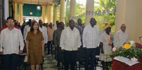 Conmemoraron Cuba y Surinam aniversario 45 del establecimiento de las relaciones diplomáticas entre ambas naciones Conmemoraron Cuba y Surinam aniversario 45 del establecimiento de las relaciones diplomáticas entre ambas naciones