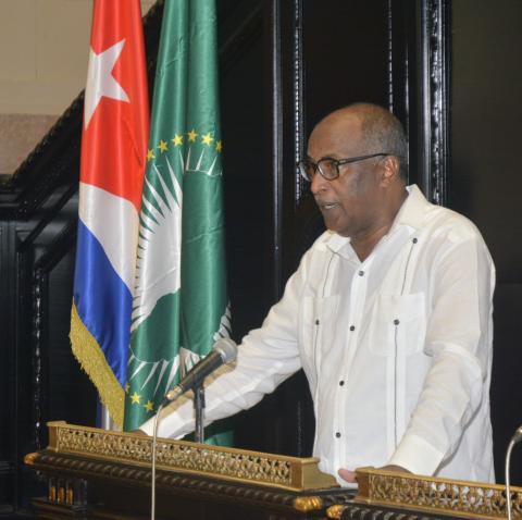 Esteban Lazo: Cuba estará siempre junto a las causas justas que defiendan los pueblos de África Esteban Lazo: Cuba estará siempre junto a las causas justas que defiendan los pueblos de África