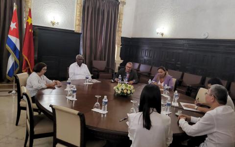 Recibe Esteban Lazo al Embajador de la República Popular China Recibe Esteban Lazo al Embajador de la República Popular China