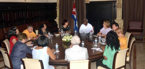 Que el ejercicio de rendición de cuenta a la Asamblea Nacional del Poder Popular fortalezca el Comercio Interior en Cuba a favor del pueblo Que el ejercicio de rendición de cuenta a la Asamblea Nacional del Poder Popular fortalezca el Comercio Interior en Cuba a favor del pueblo